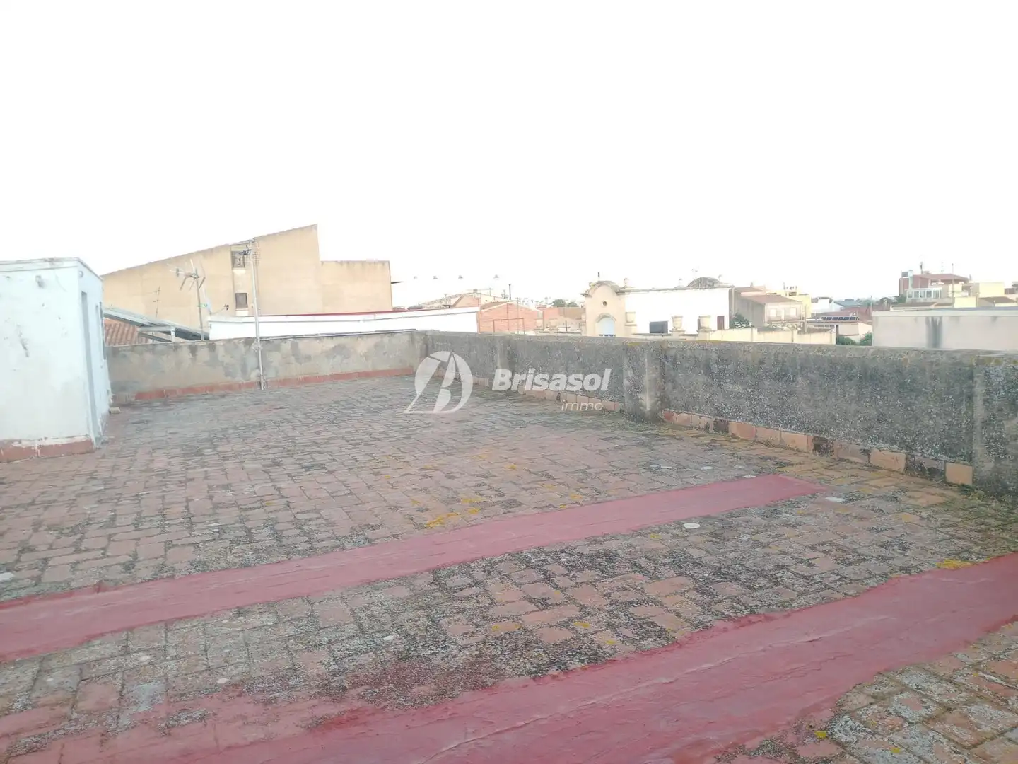 Vista exterior de Casa o xalet en venda en Montbrió del Camp amb Jardí privat, Traster i Balcó