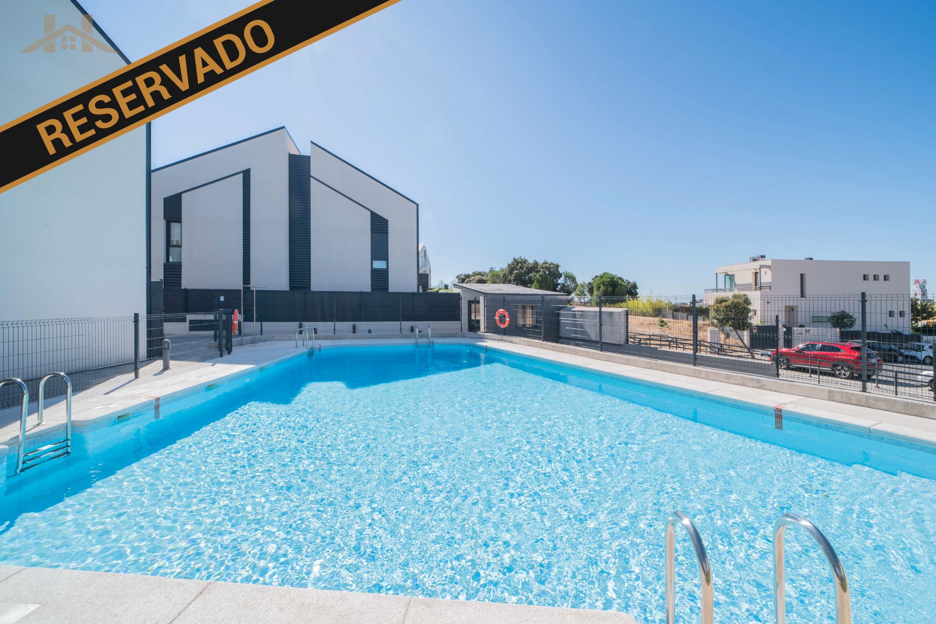 Swimming pool of Duplex for sale in Torrelodones  with Air Conditioner, Heating and Terrace