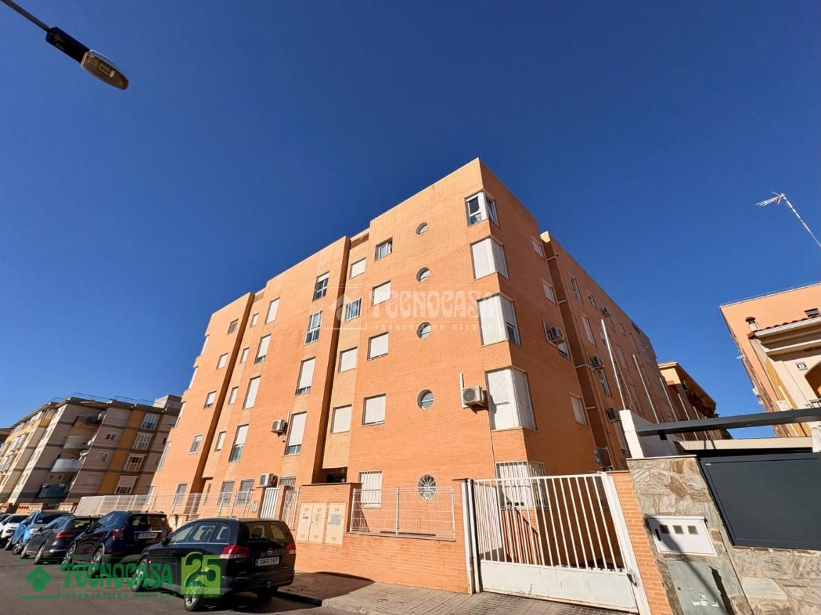 Vista exterior de Pis en venda en Ocaña amb Aire condicionat i Calefacció