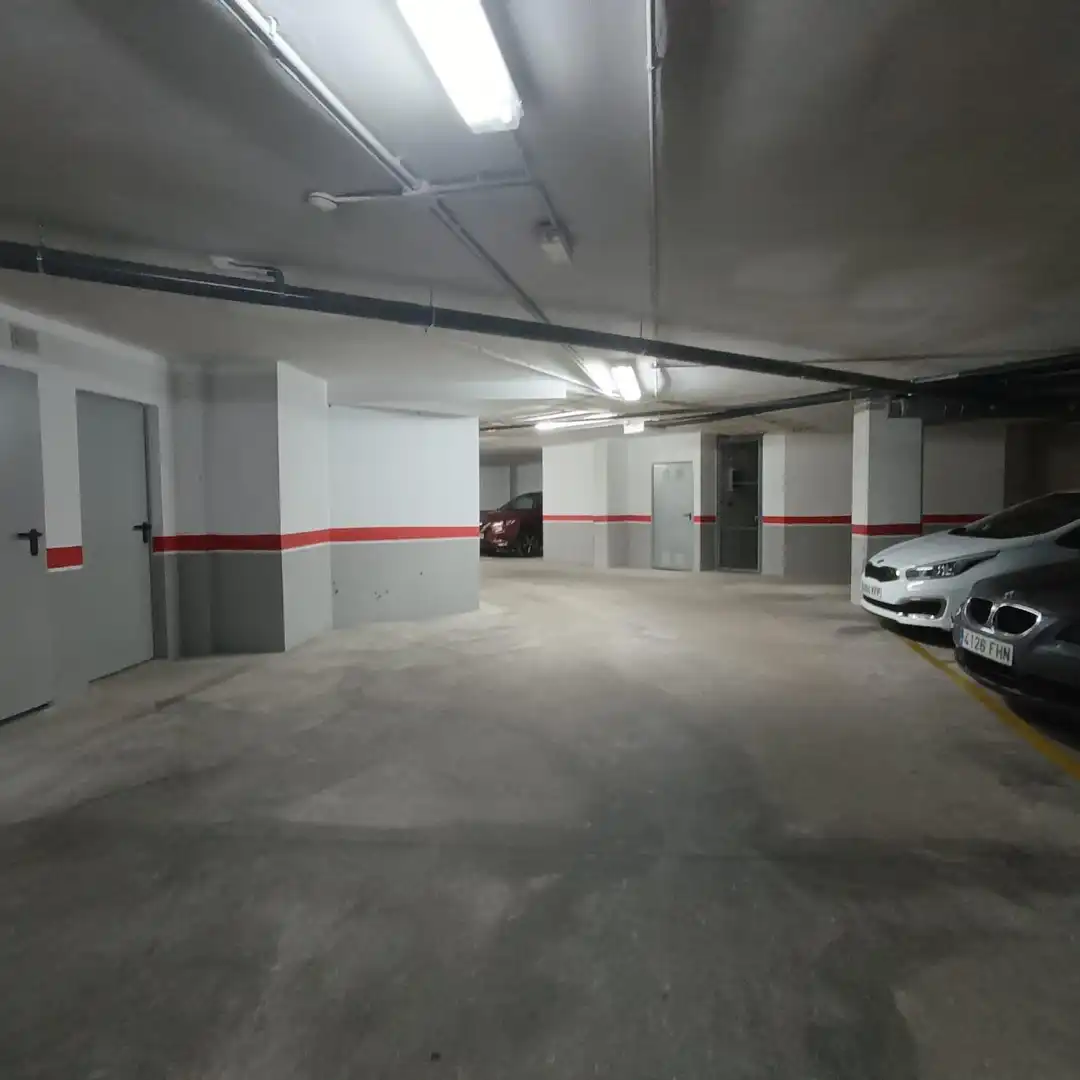 Parkplatz von Wohnung zur Miete in Murcia mit Klimaanlage, Heizung und Möbliert