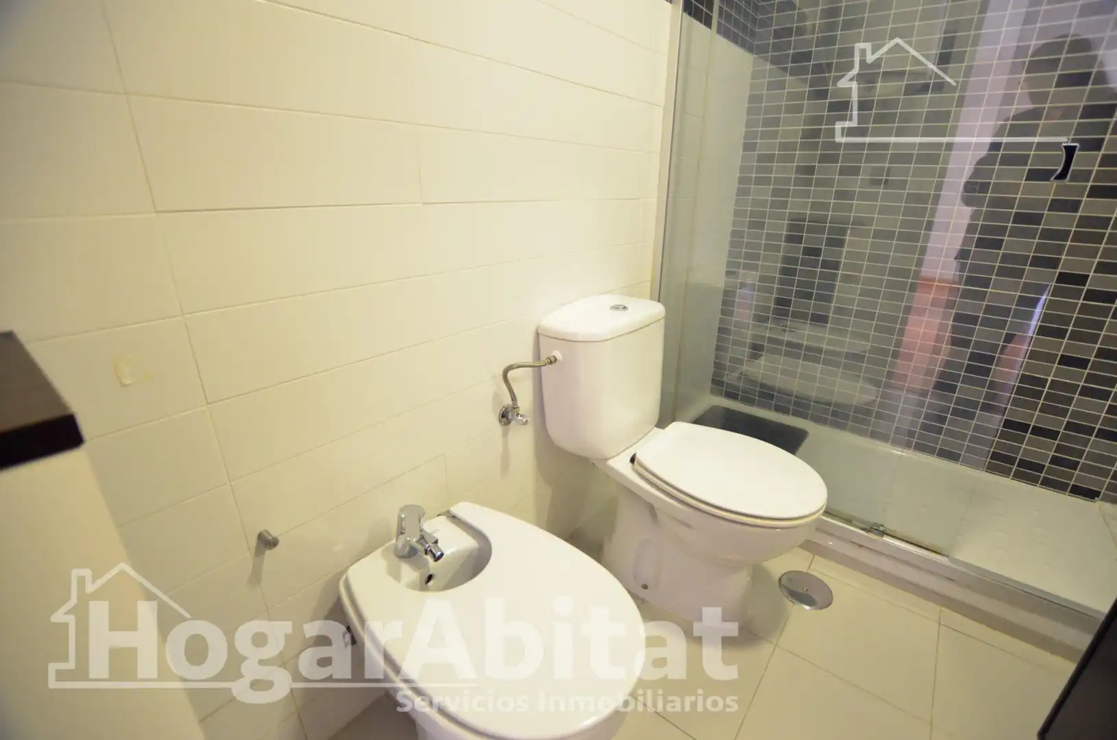 Bathroom of Flat for sale in El Campello  with Air Conditioner, Heating and Private garden