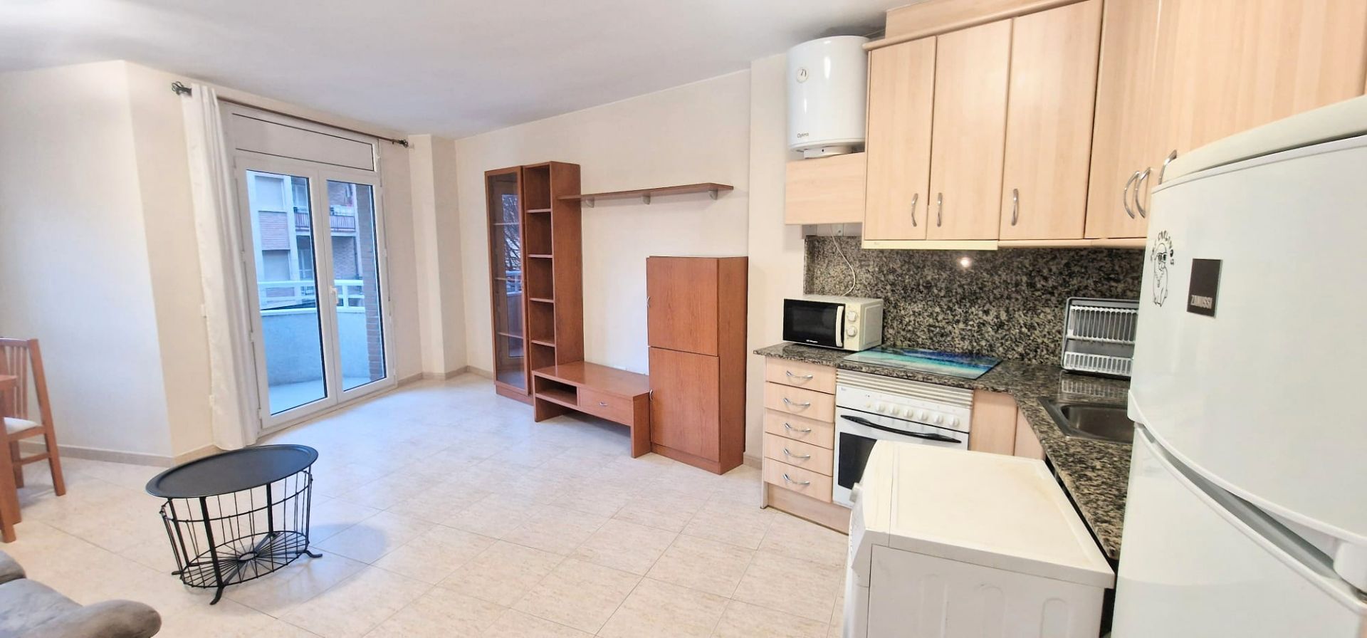 Cuina de Apartament de lloguer en  Lleida Capital amb Calefacció, Moblat i Forn