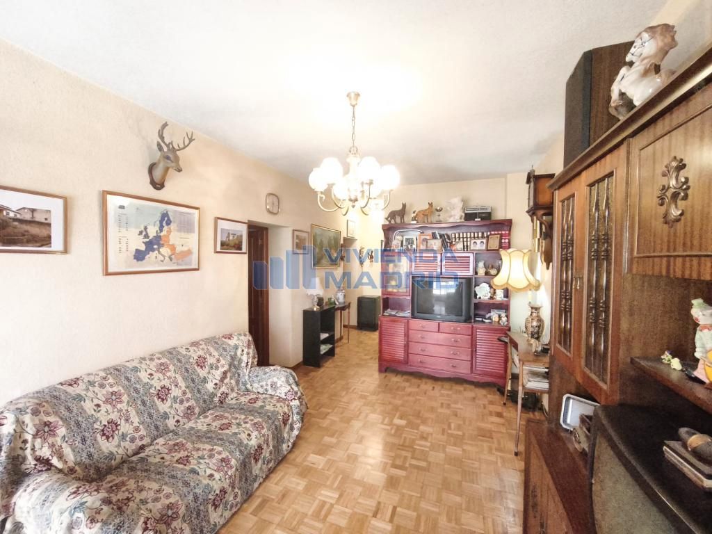 Living room of Flat for sale in  Madrid Capital  with Heating
