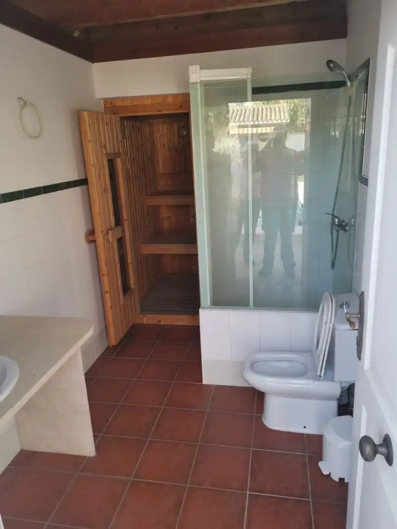Bany de Casa o xalet en venda en Chiclana de la Frontera amb Aire condicionat, Calefacció i Jardí privat