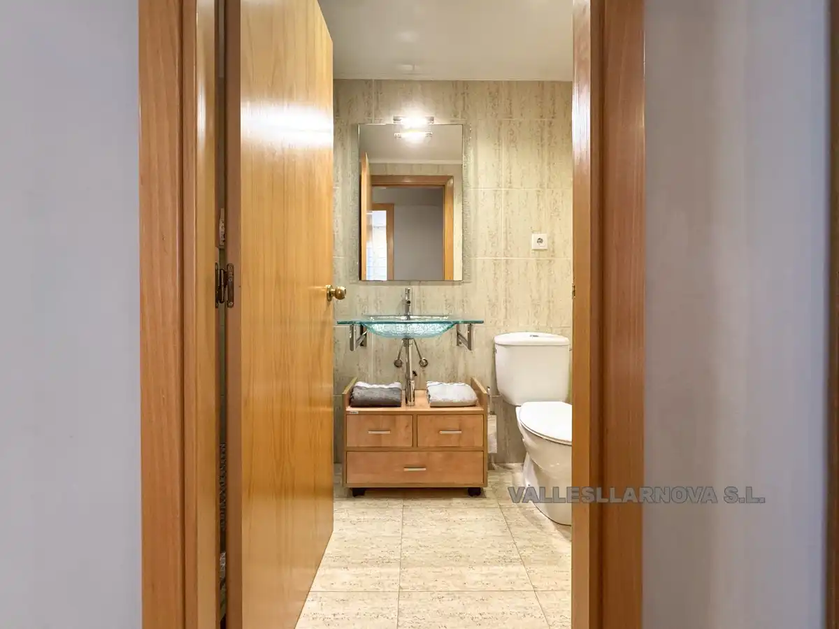 Bathroom of Flat for sale in Mollet del Vallès  with Parquet flooring, Storage room and Balcony
