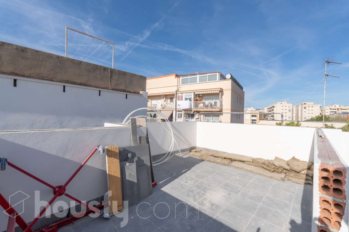 Terrace of Flat for sale in Vilanova i la Geltrú  with Air Conditioner, Heating and Parquet flooring