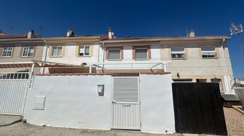 Foto 2 von Einfamilien-Reihenhaus zum Verkauf in Corpa, Madrid