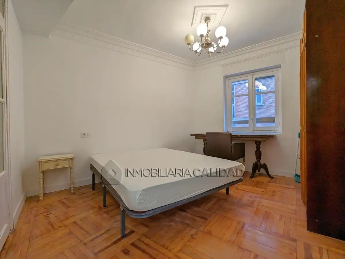Habitación de Piso de alquiler en Burgos con Calefacción y Amueblado