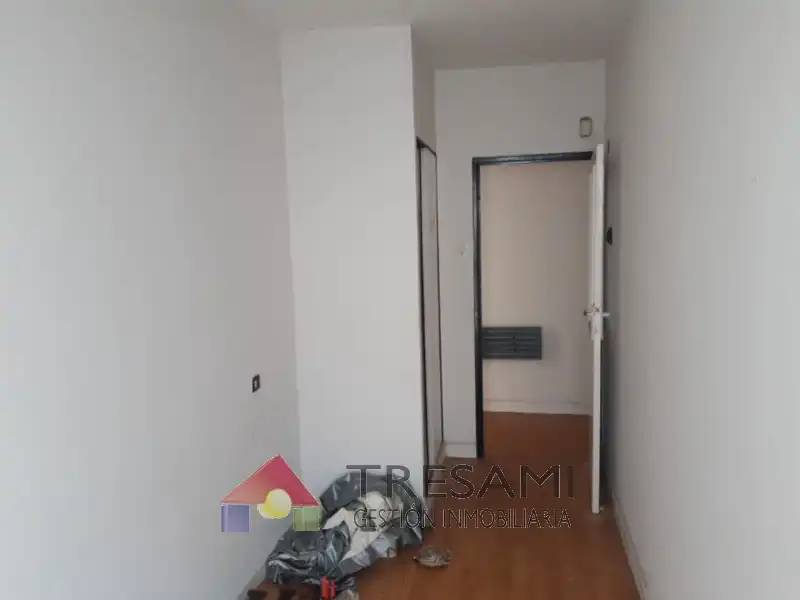 Büro zum Verkauf in Navia