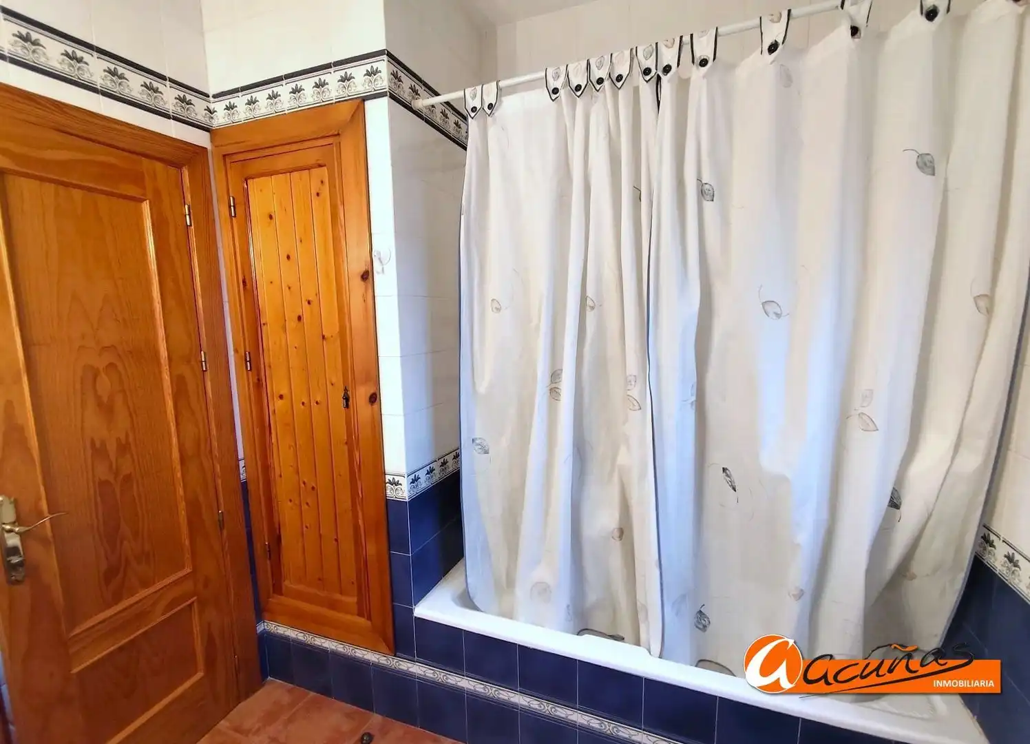 Bathroom of Flat for sale in Alameda  with Air Conditioner, Terrace and Storage room