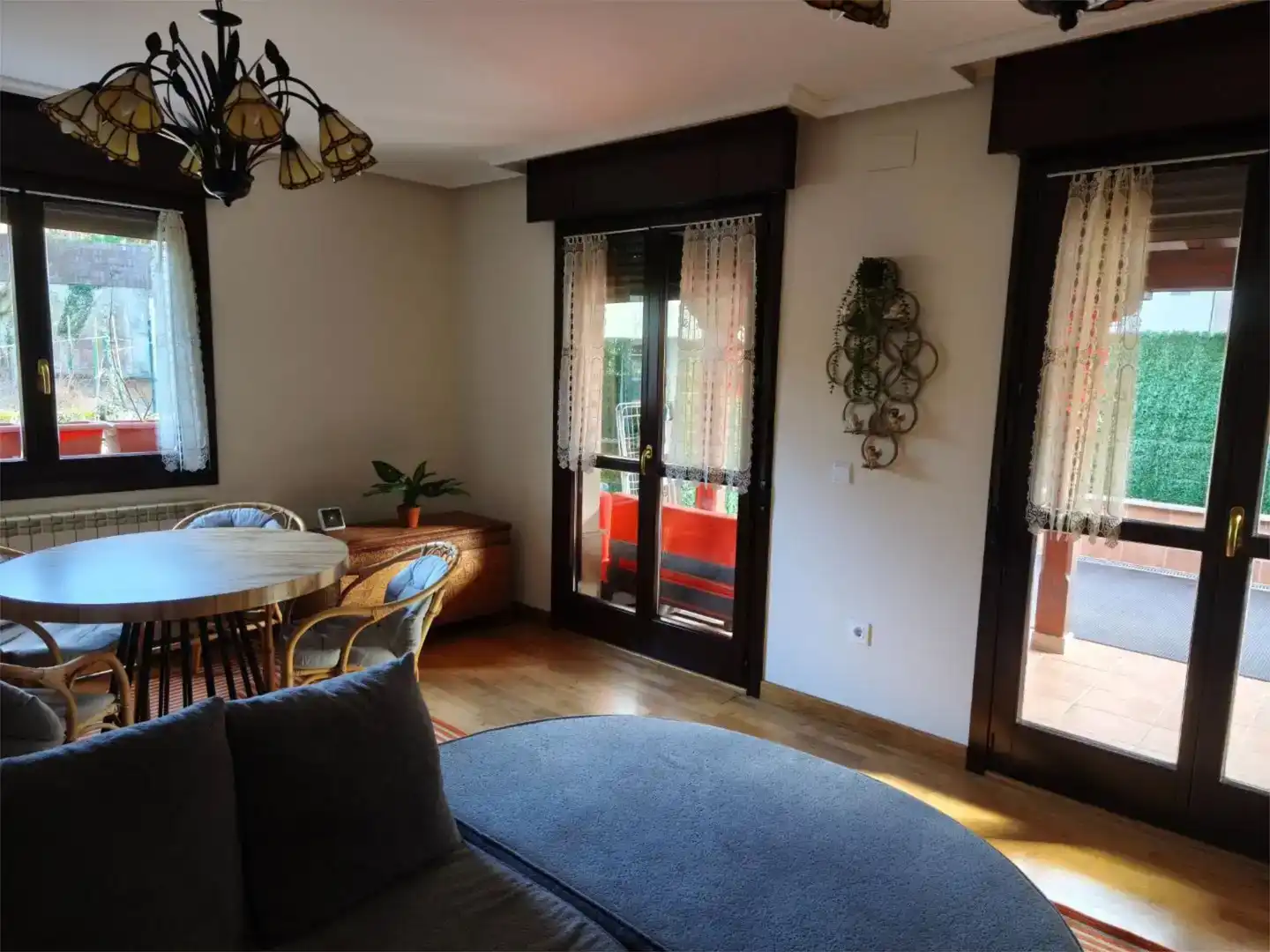 Sala d'estar de Pis en venda en Llanes amb Jardí privat, Traster i Moblat