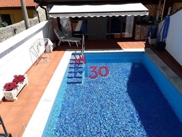 House with pool for sale in Crucero - Aquende