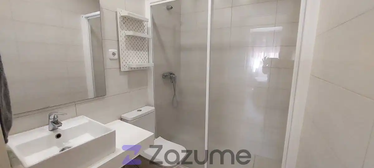 Bany de Pis de lloguer en San Sebastián de los Reyes amb Aire condicionat, Parquet i Moblat