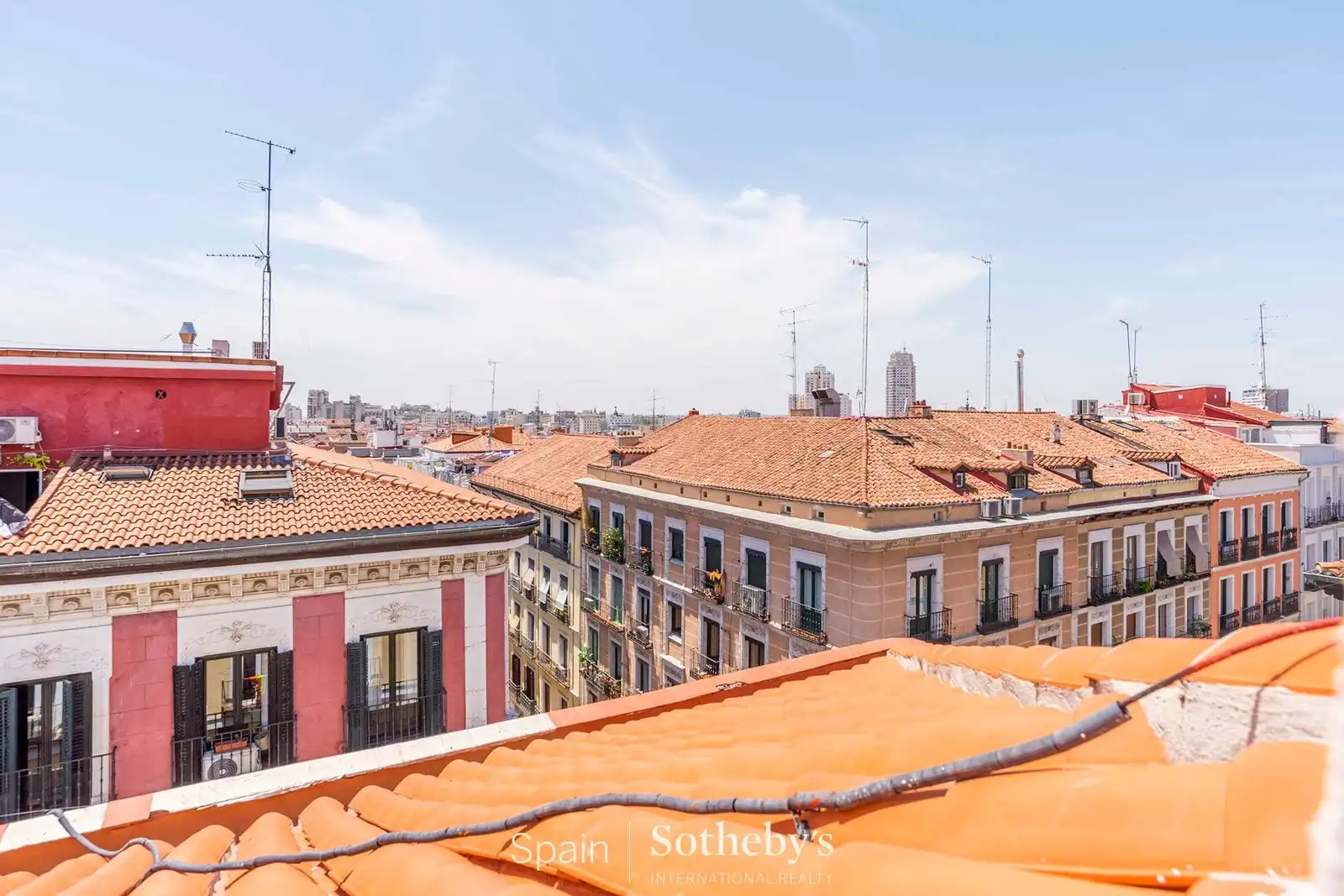 Außenansicht von Wohnungen zum Verkauf in Madrid mit Klimaanlage und Heizung