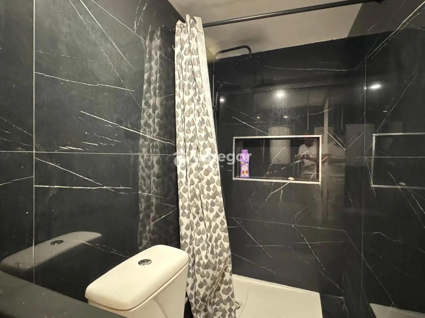 Baño de Oficina en venta en Valencia con Aire acondicionado y Amueblado