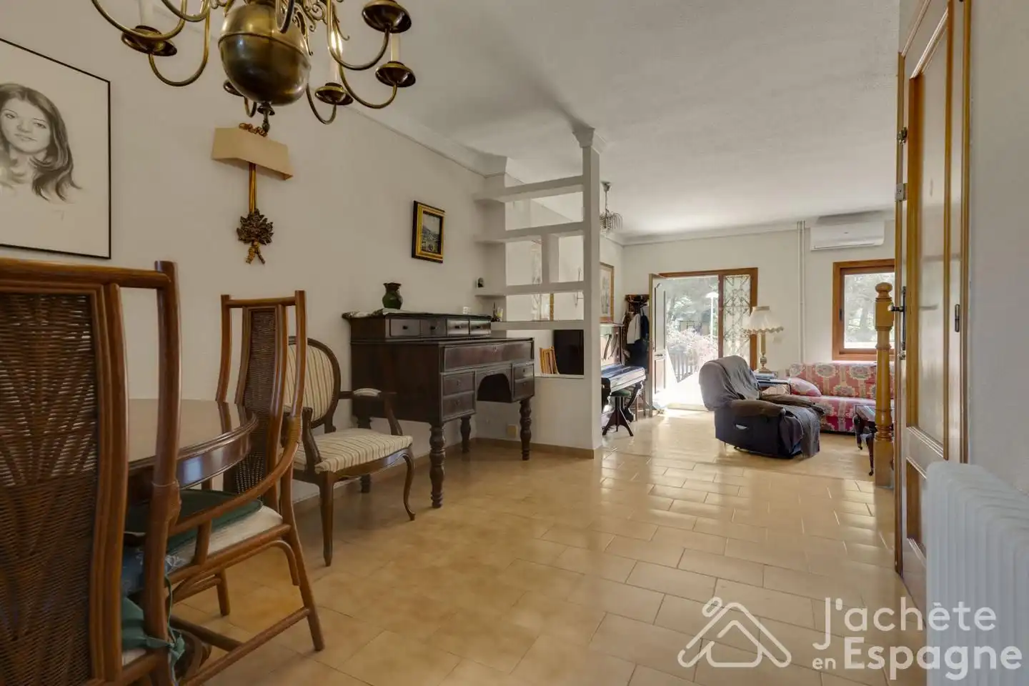 Sala d'estar de Casa adosada en venda en Paterna amb Aire condicionat, Calefacció i Terrassa