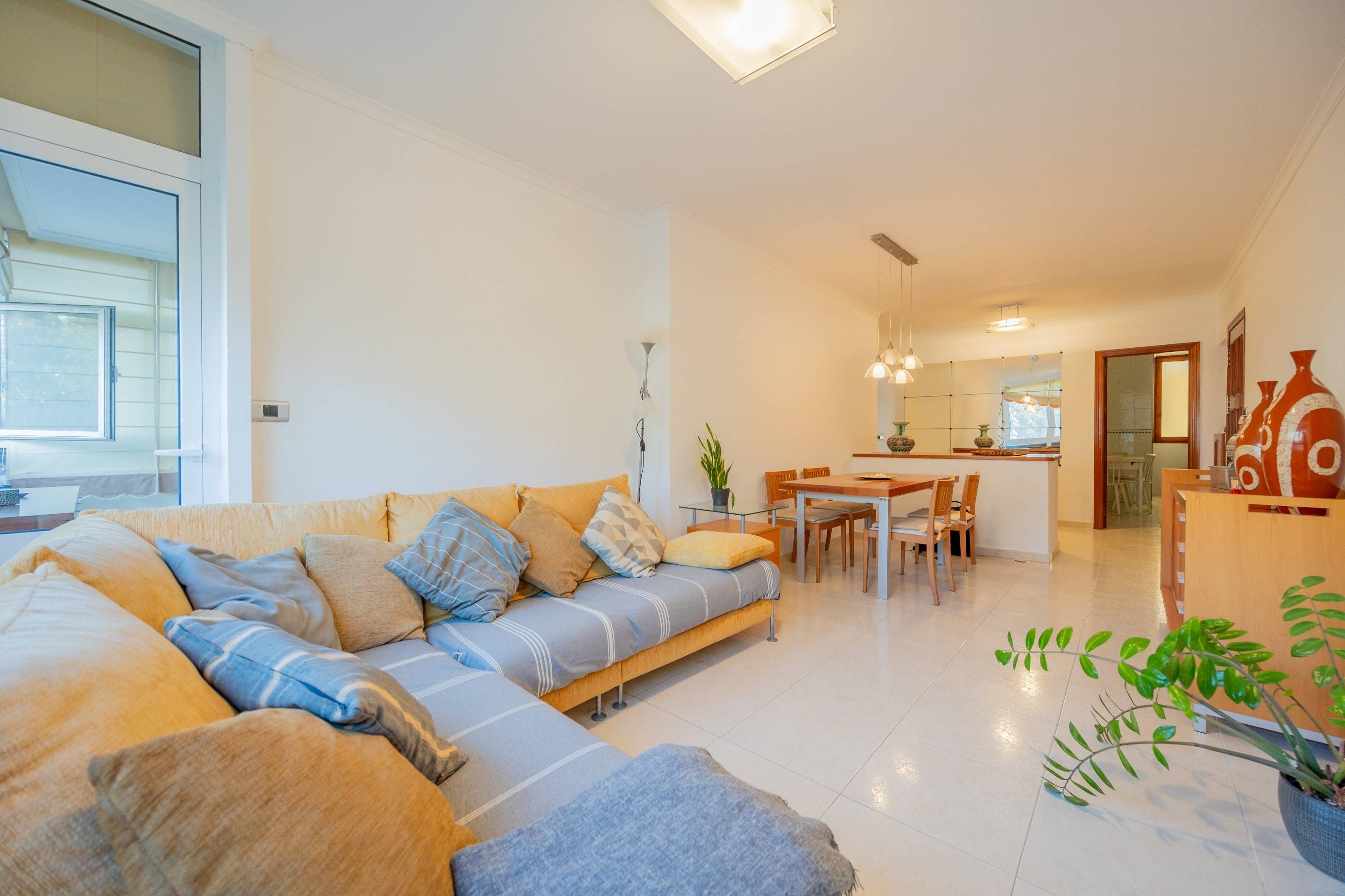 Living room of Flat for sale in Las Palmas de Gran Canaria  with Terrace, Furnished and Balcony