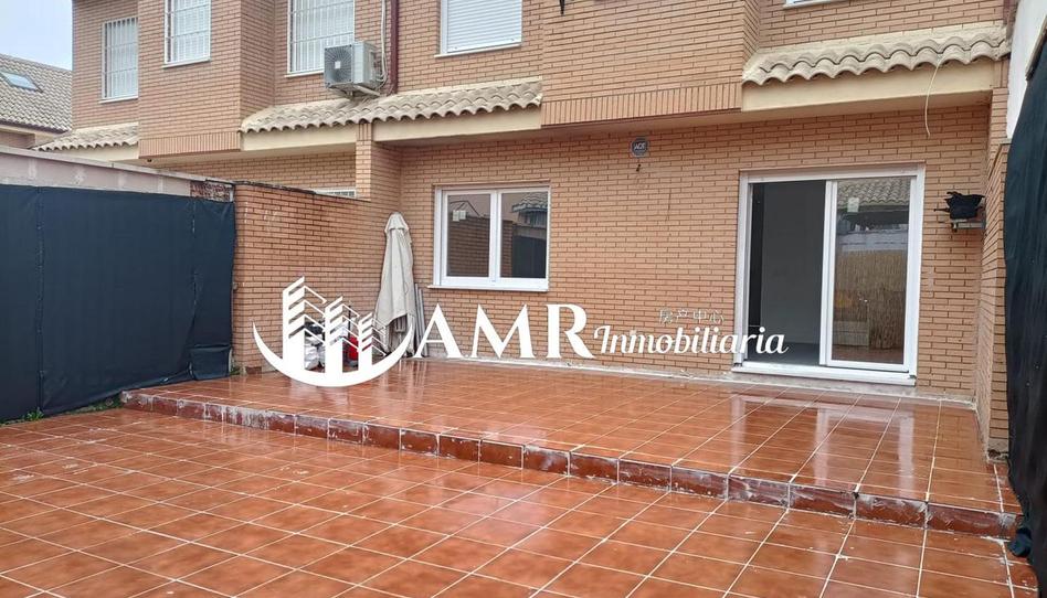 Foto 1 de Casa adosada en venda a Yuncos, Toledo