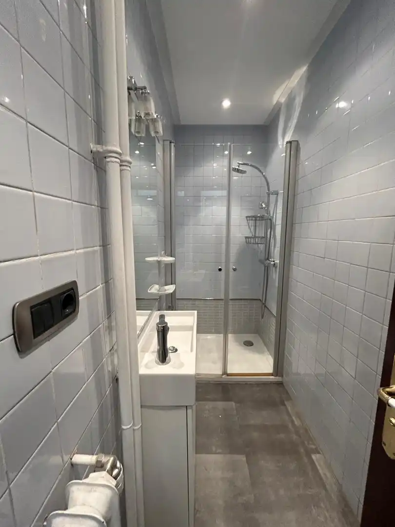 Baño de Piso de alquiler en  Logroño con Aire acondicionado, Calefacción y Terraza