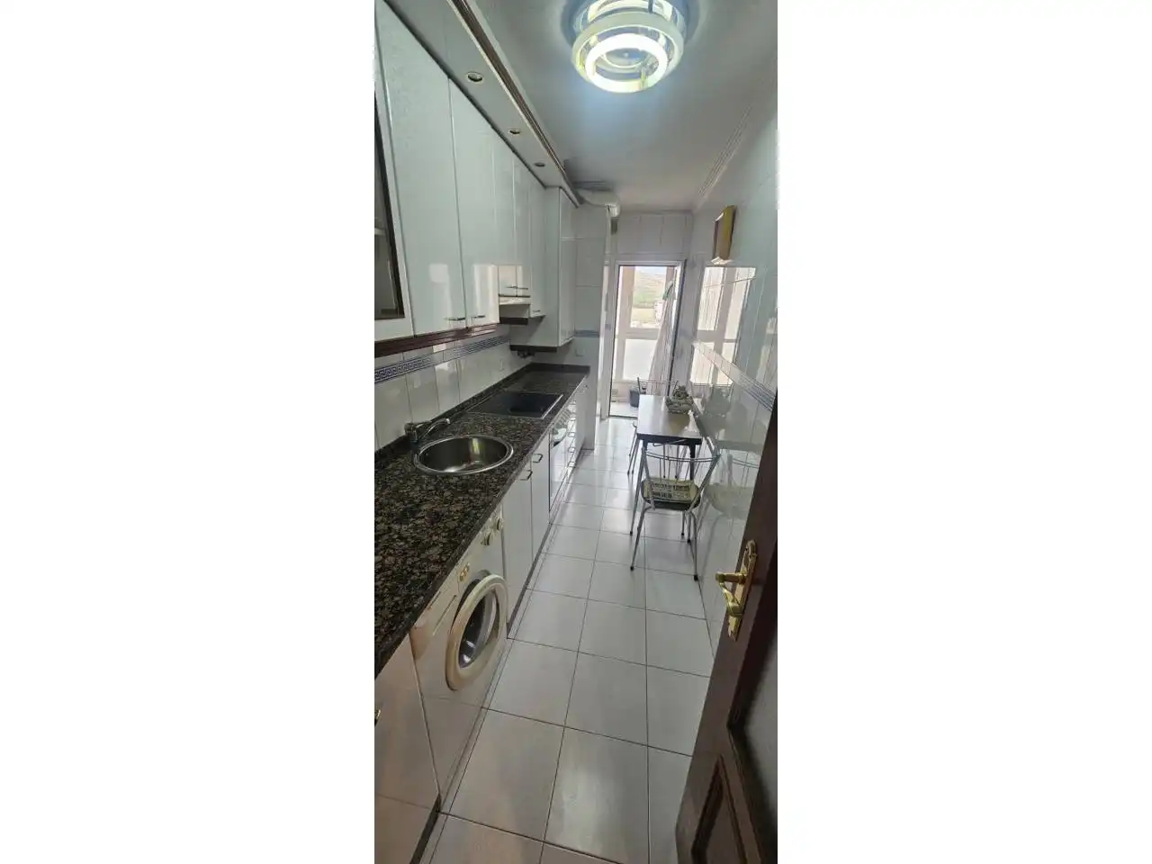 Cuina de Apartament en venda en León Capital  amb Calefacció, Parquet i Traster