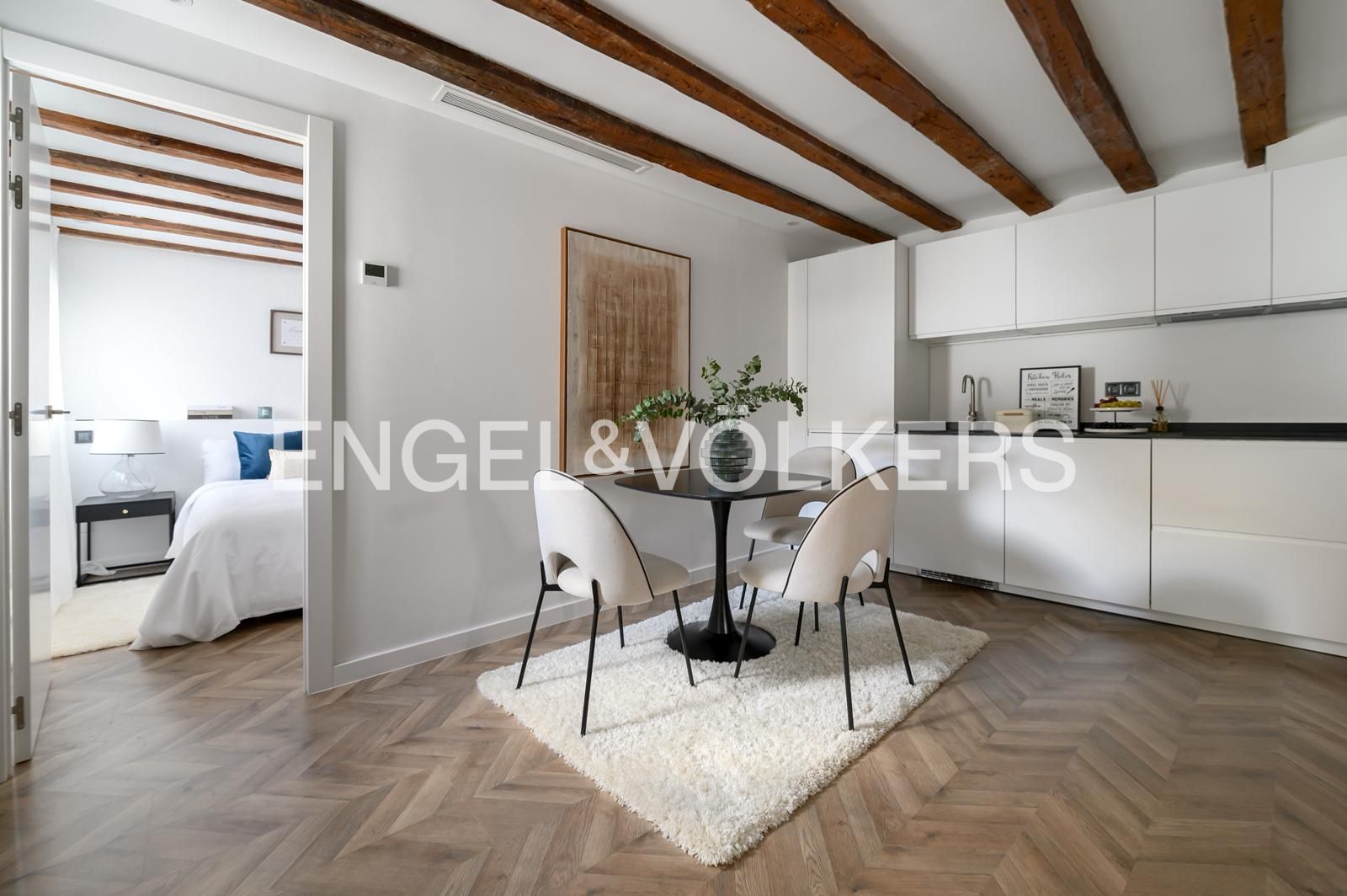 Menjador de Pis de lloguer en  Madrid Capital amb Aire condicionat i Calefacció