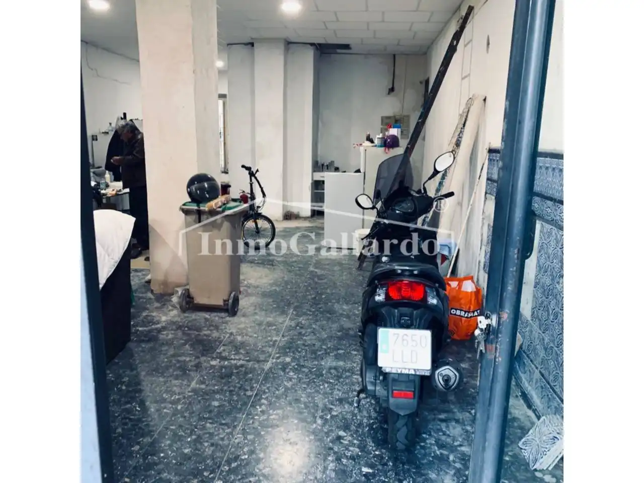 Local comercial de lloguer a Este, imagen 3
