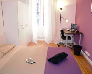 Bedroom of Flat to share in  Madrid Capital  with Air Conditioner and Terrace