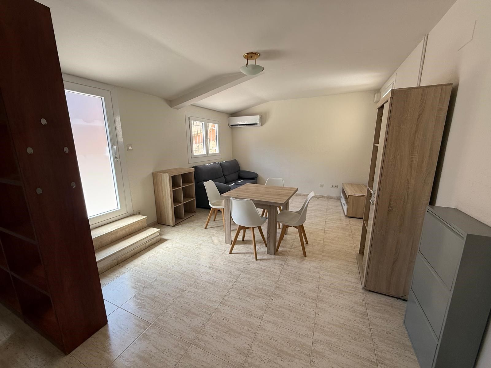 Sala d'estar de Pis de lloguer en Girona Capital amb Aire condicionat, Calefacció i Terrassa