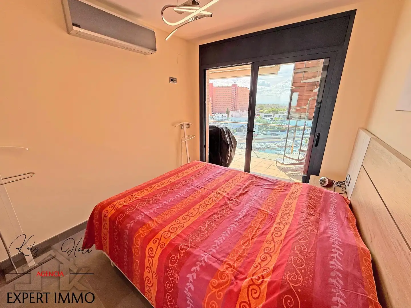 Habitación de Apartamento en venta en Roses con Aire acondicionado, Calefacción y Terraza