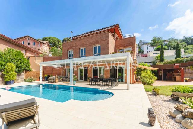 Casa-chalet en Venta en Carrer de la Fonolleda en Vallvidrera - Tibidabo - Les Planes