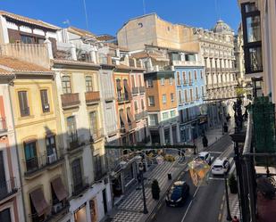 Vista exterior de Pis de lloguer en  Granada Capital amb Balcó