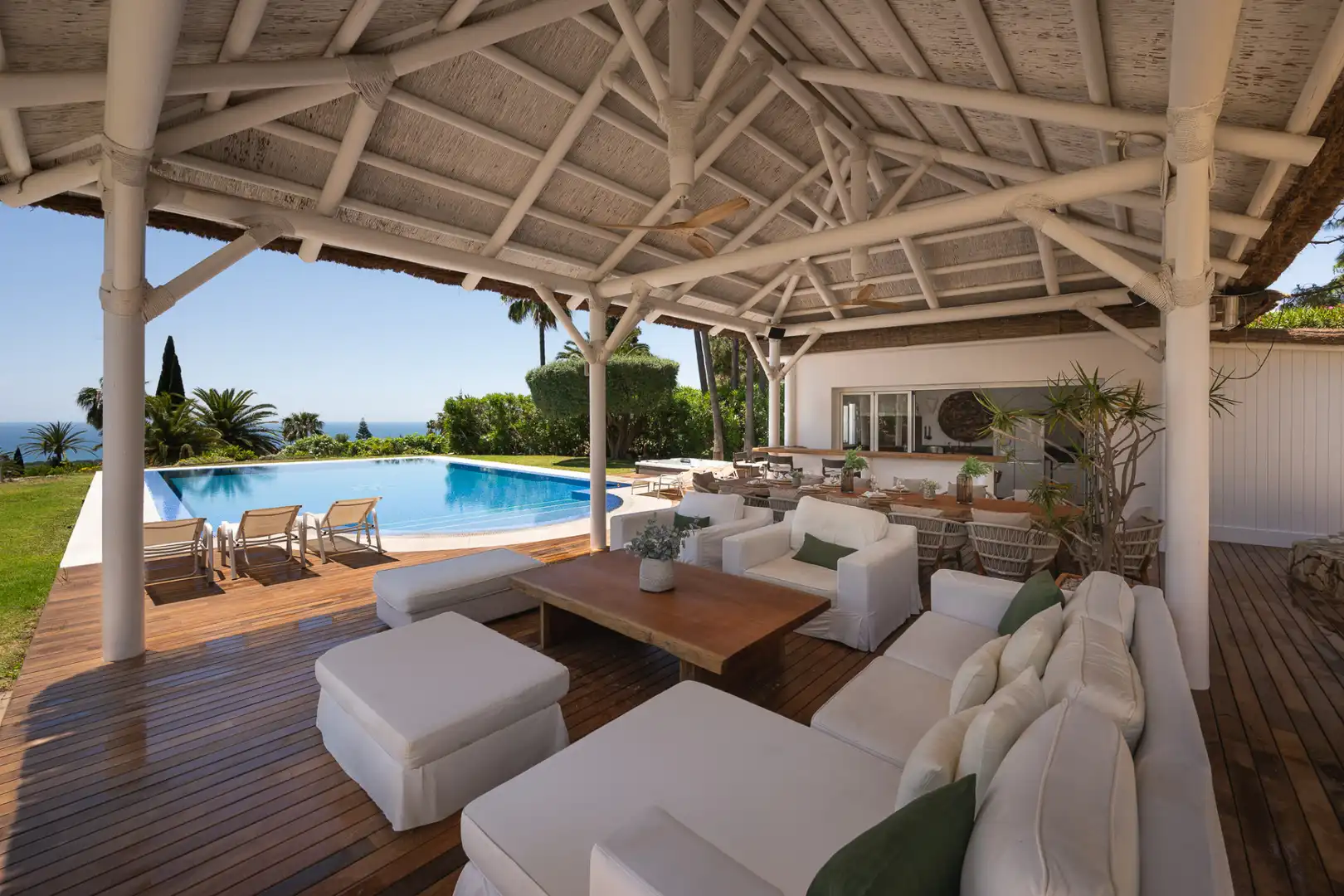 Terrasse von Haus oder Chalet zum Verkauf in Marbella mit Klimaanlage, Privatgarten und Terrasse