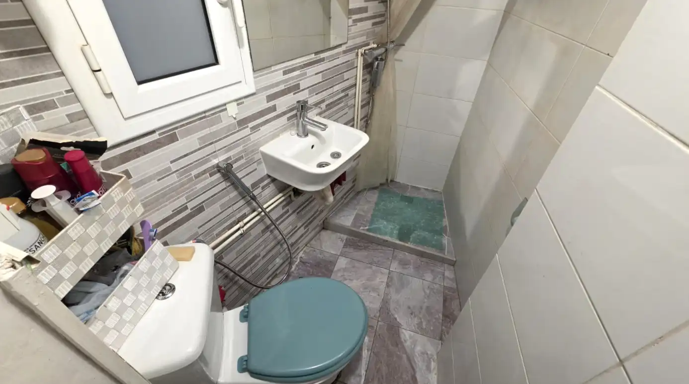 Baño de Estudio en venta en Barcelona con Parquet y Amueblado
