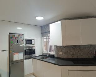 Kitchen of Flat for sale in  Sevilla Capital  with Storage room