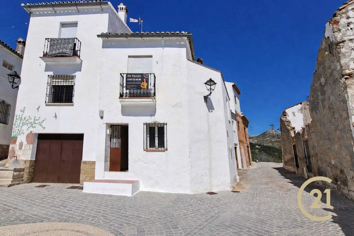 Vista exterior de Casa adosada en venda en Cartajima amb Terrassa
