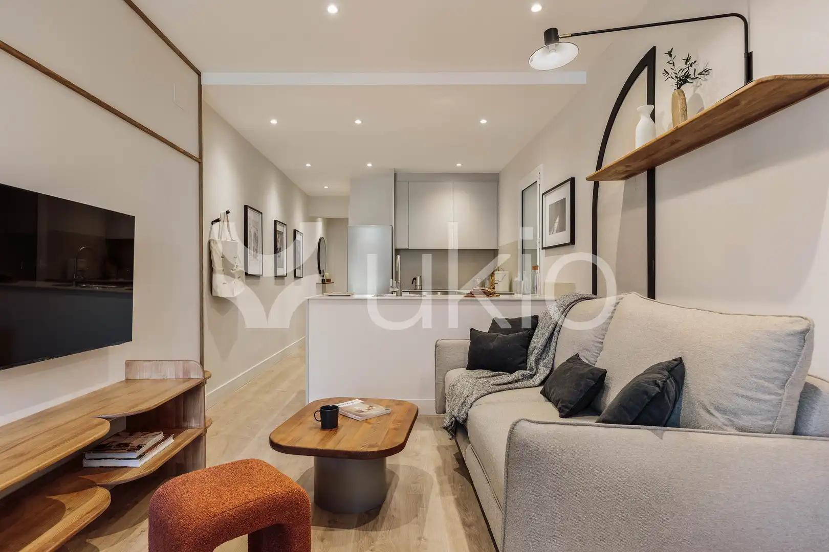 Apartament de lloguer amb opció a compra a Carrer de Balmes, El Putget i el Farró