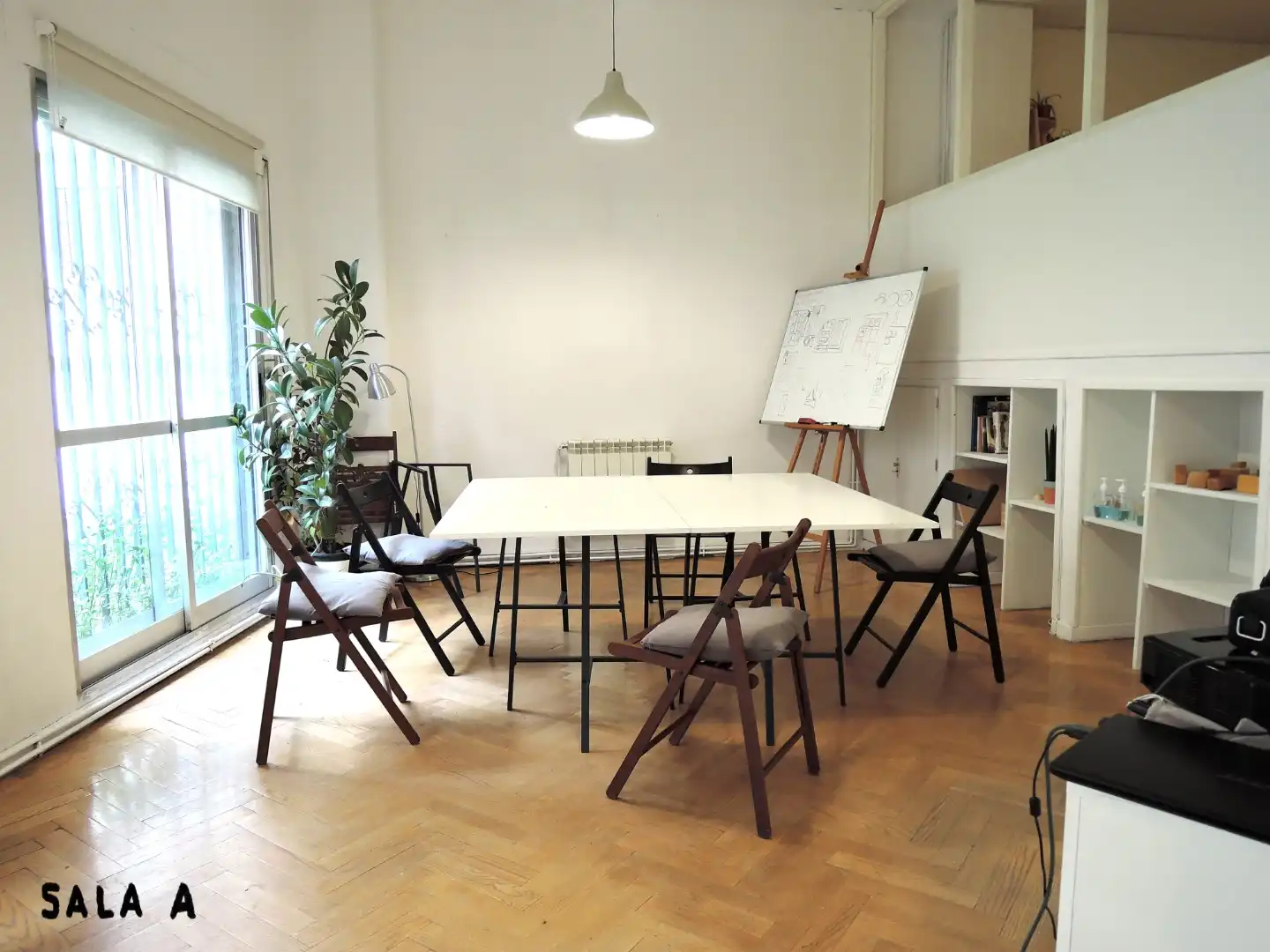 Comedor de Oficina de alquiler en Madrid con Aire acondicionado, Calefacción y Amueblado