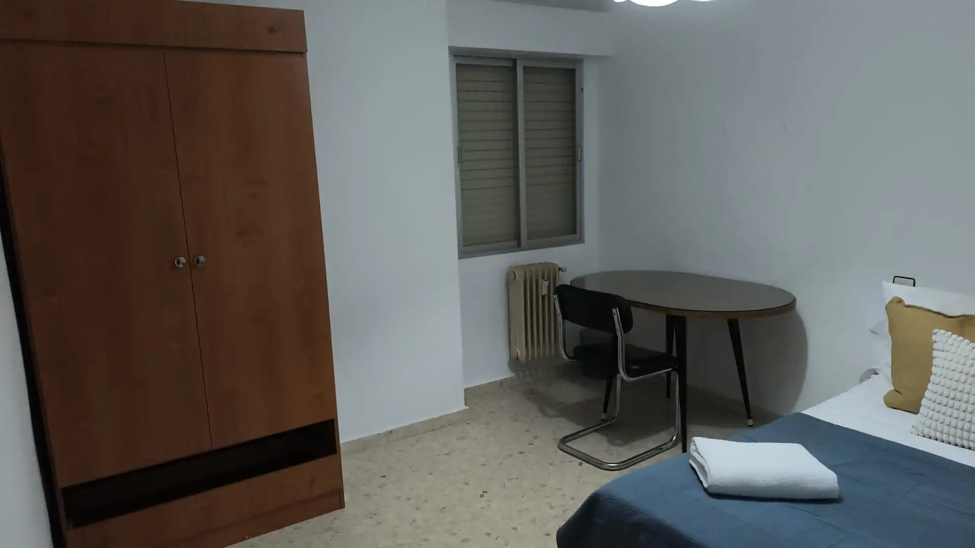 Menjador de Pis per a compartir en Granada amb Calefacció, Moblat i Forn