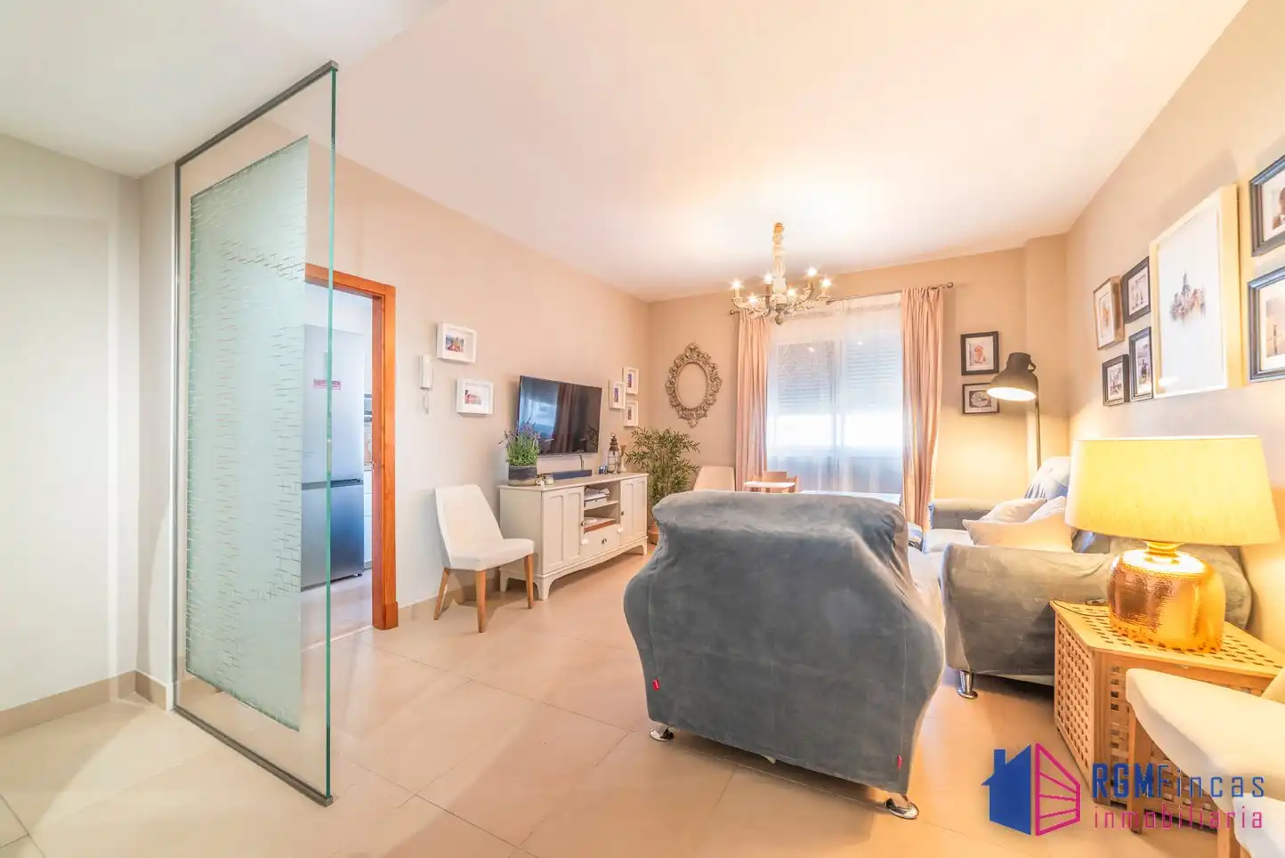 Sala de estar de Piso en venta en La Algaba, Sevilla