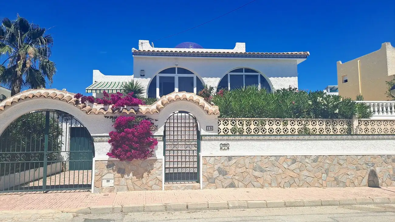 Casa amb piscina en venda a Orihuela Costa