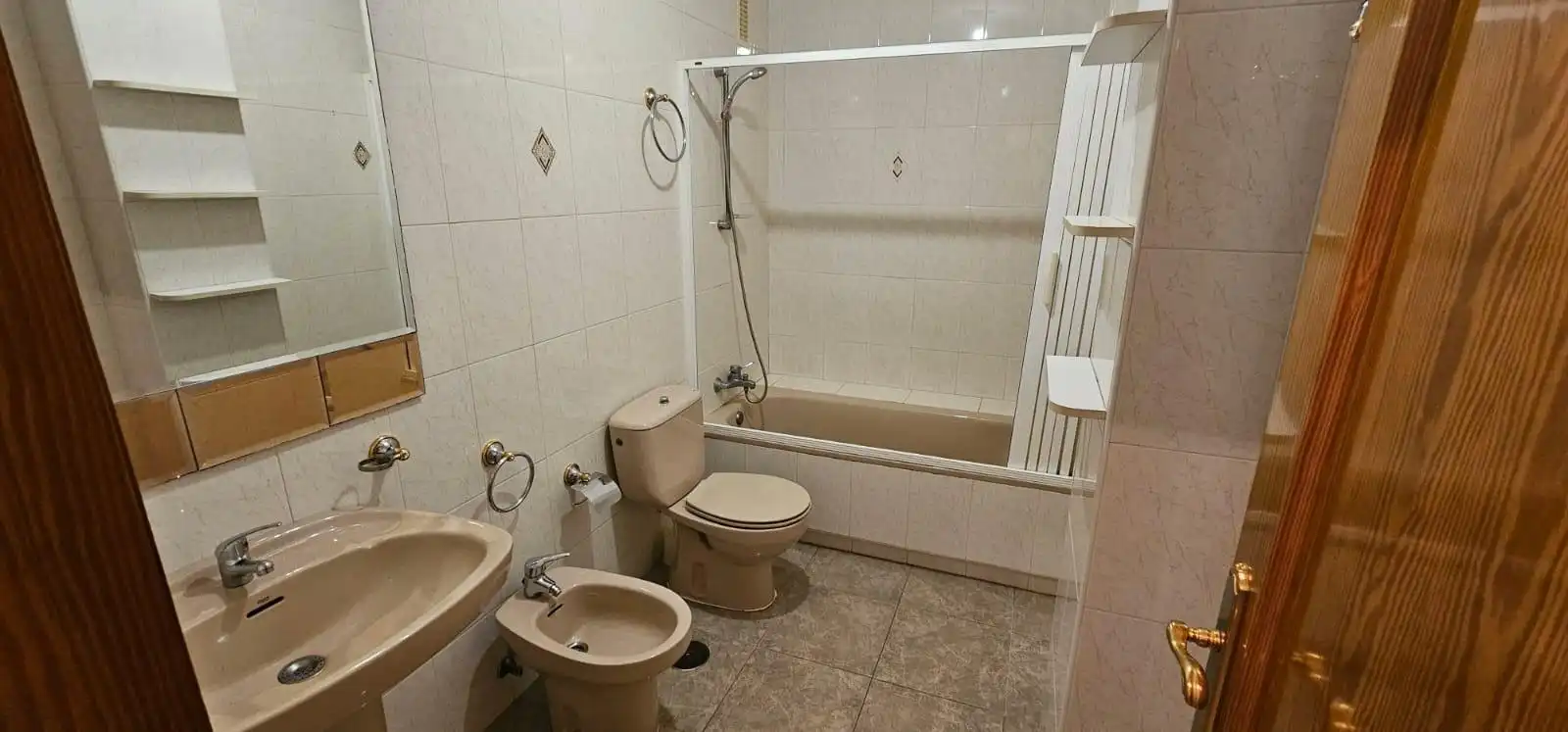 Bany de Casa o xalet en venda en Murcia amb Moblat i Balcó