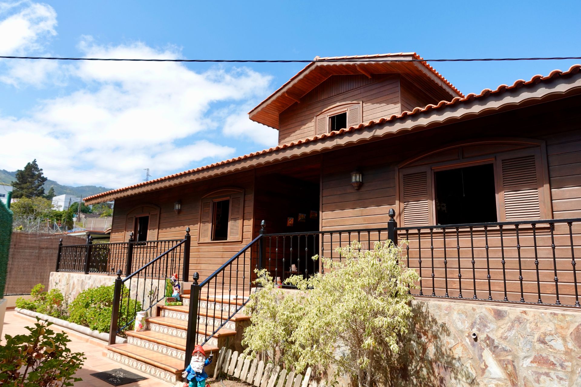 Vista exterior de Casa o xalet en venda en Telde amb Jardí privat, Terrassa i Moblat