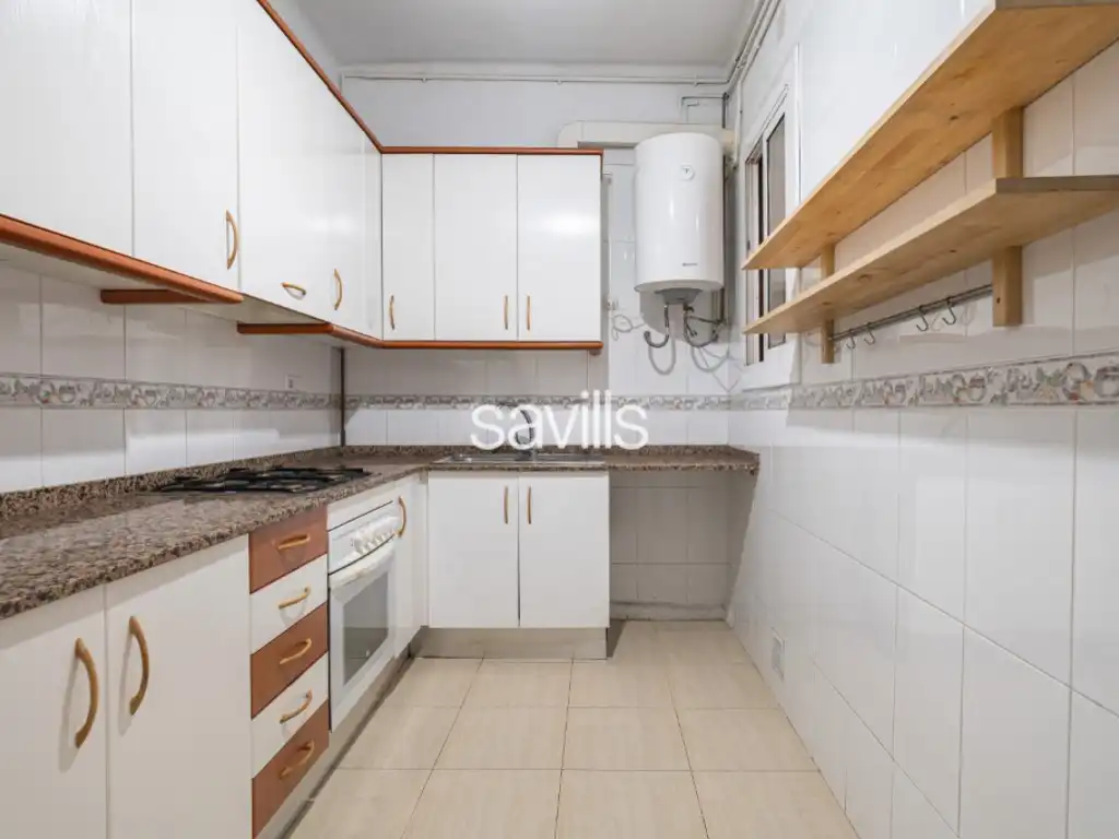 Cuina de Apartament en venda en Barcelona amb Aire condicionat i Balcó