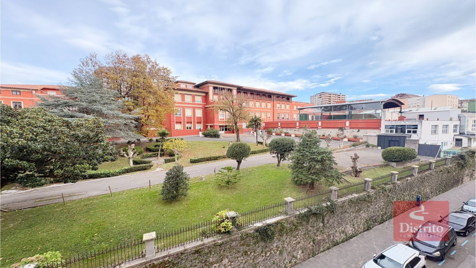 Vista exterior de Pis en venda en Santander amb Calefacció