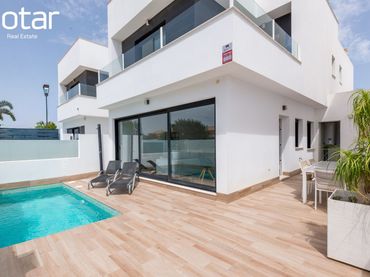 Villa mit Balkon zum Verkauf in San Pedro del Pinatar
