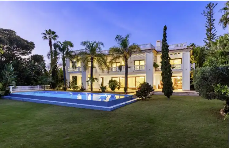 Villa mit Pool zum Verkauf in San Pedro de Alcántara, imagen 2