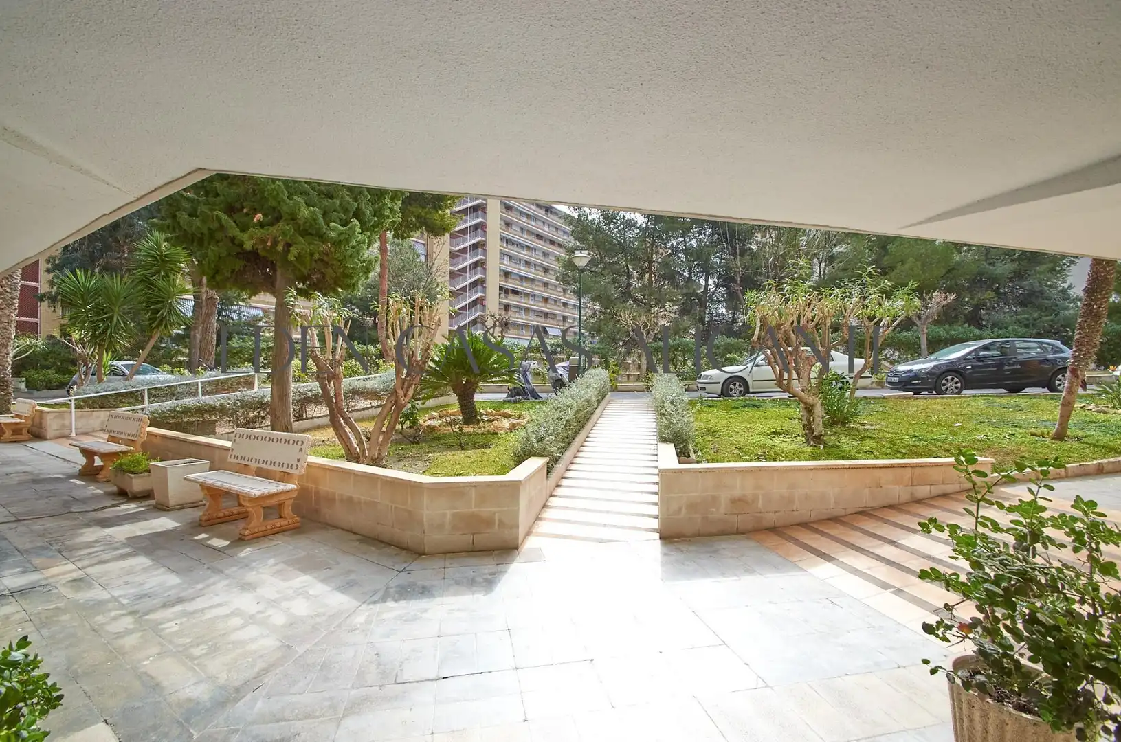 Terraza de Apartamento en venta en Alicante / Alacant con Terraza, Trastero y Amueblado