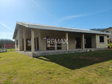 Chalet con jardín en venta en Travesia de Novas