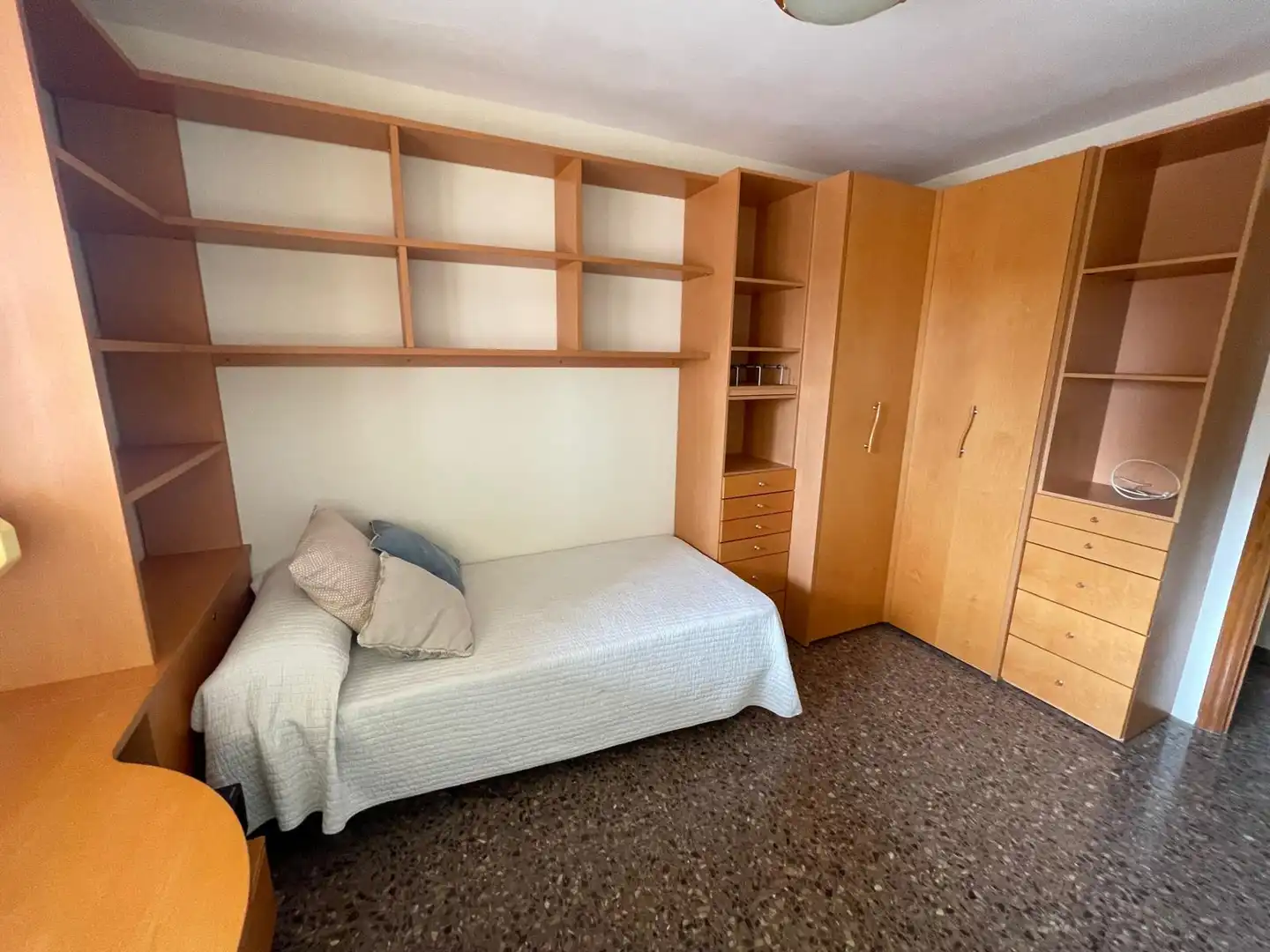 Habitación de Piso de alquiler en Zaragoza con Aire acondicionado, Calefacción y Terraza