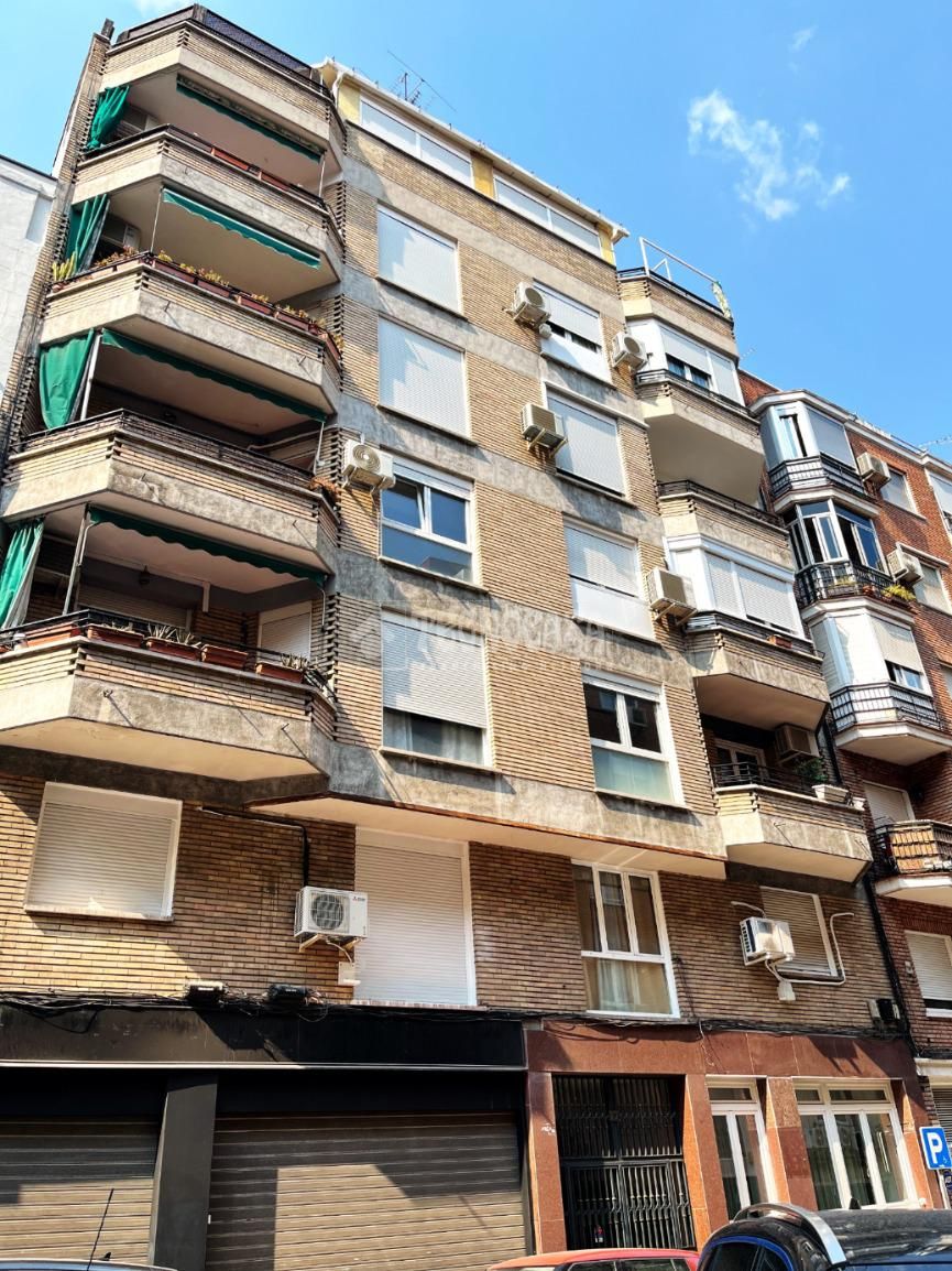 Vista exterior de Pis de lloguer en  Madrid Capital amb Aire condicionat i Calefacció